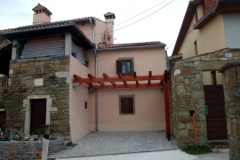 vzorec opus incertum na tlaku iz rezanega peščenjaka