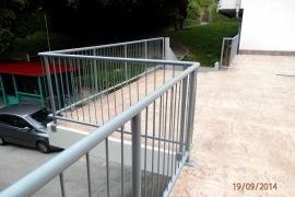 Ploščad nad gražami v Luciji
