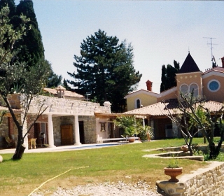 pogled proti bazenu pogled proti bazenu
