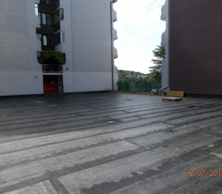 Ploščad nad gražami v Luciji