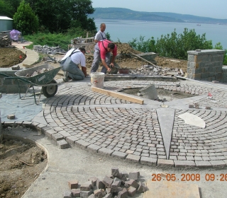tlak iz porfido kock in rožo vetrov